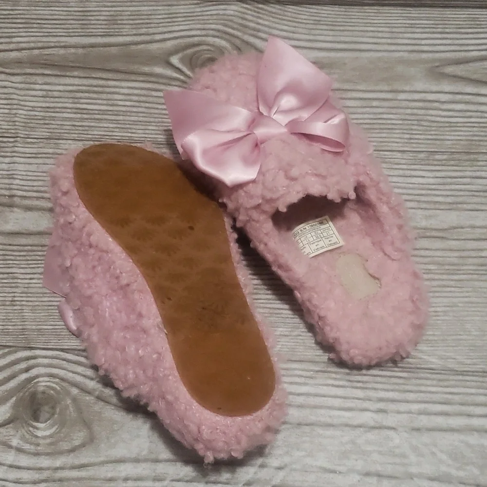 Ugg faux fur pink bow cozy youth slippers size 1